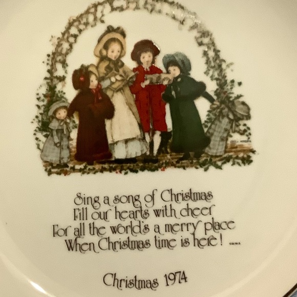 Holly Hobby Commemorative Edition Plate 1974 - Picture 4 of 8